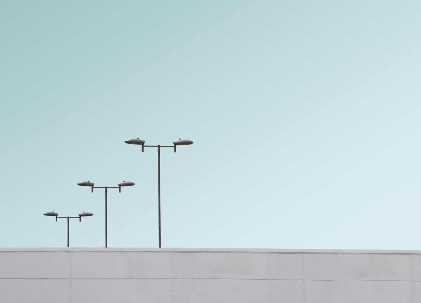 Así conecta empresas el IoT en Atlas: balizas inteligentes, datos financieros unificados, 6.000 luces en red y vigilancia de mayores