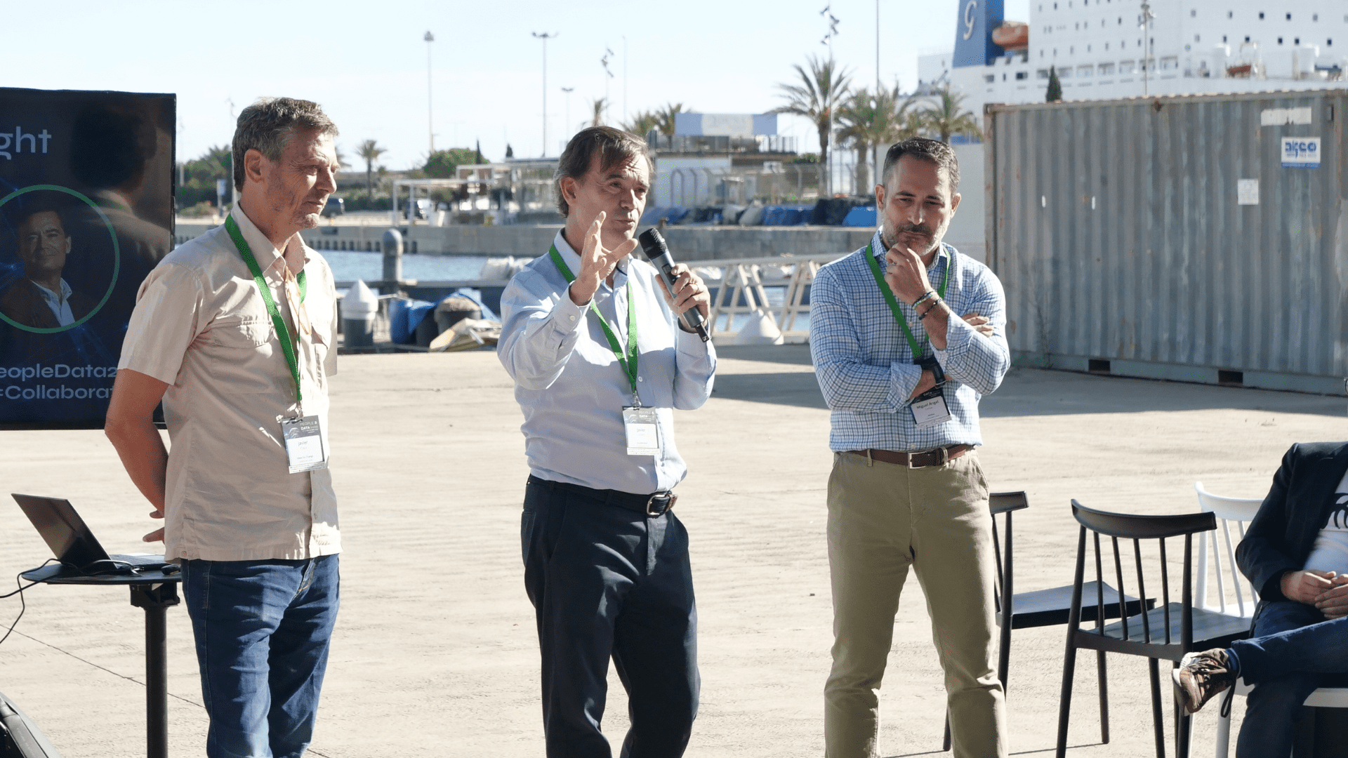 Datos en café y con colores