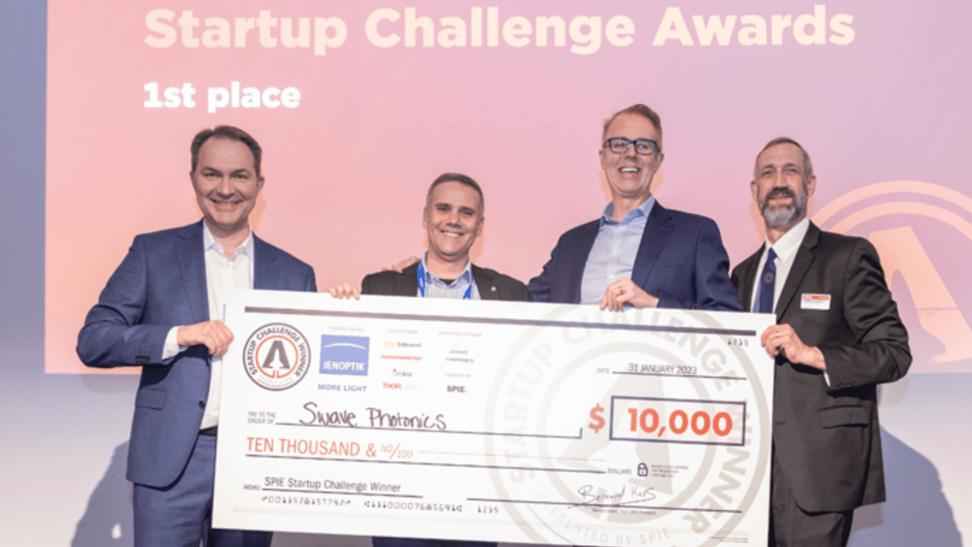 La fotónica da un paso adelante y premia a las pantallas holográficas entre las startup que marcan el futuro del sector