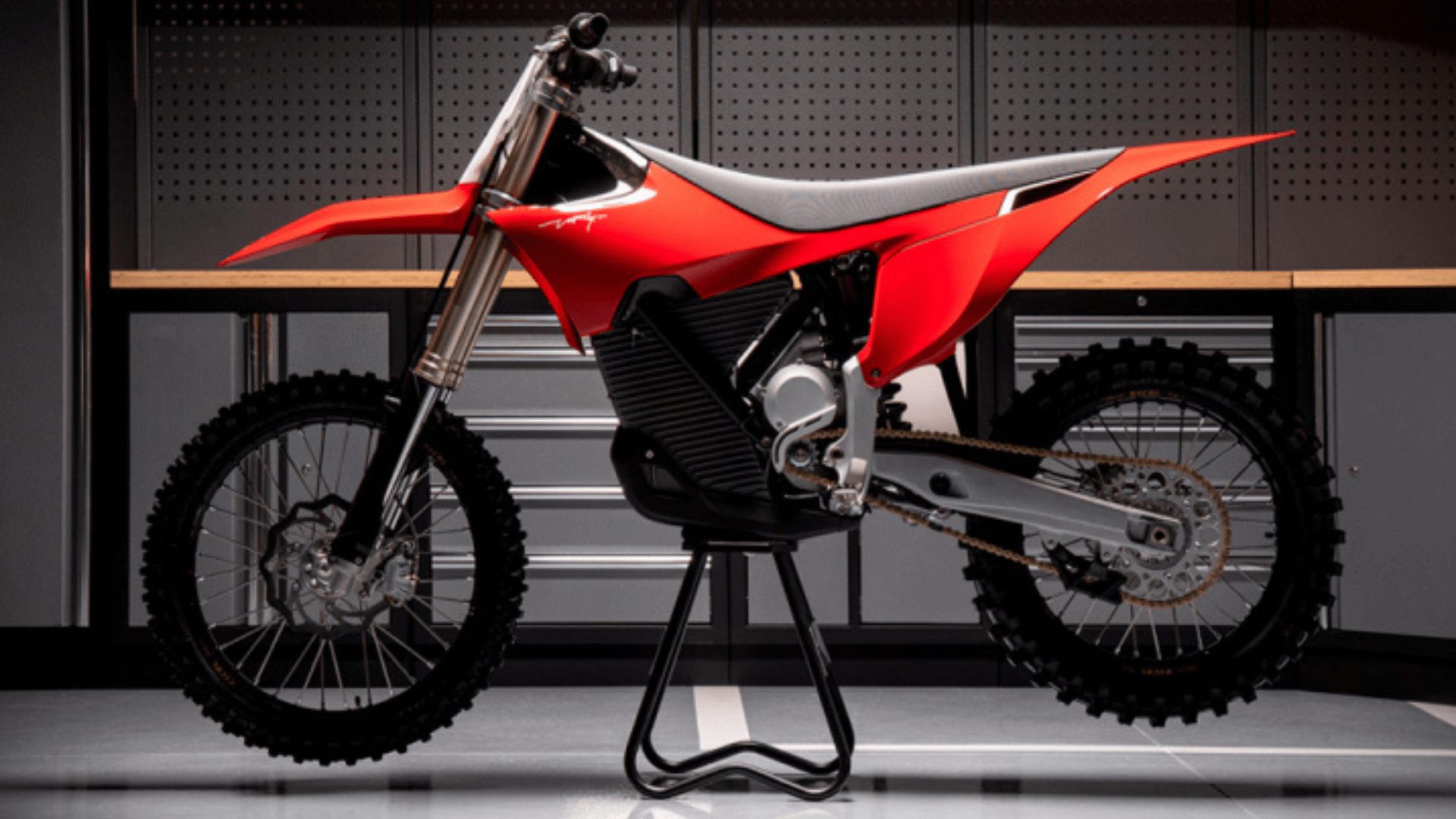 Garantizar la trazabilidad de la cadena de suministros o la creación de una moto que reduce la contaminación, lo último en Atlas