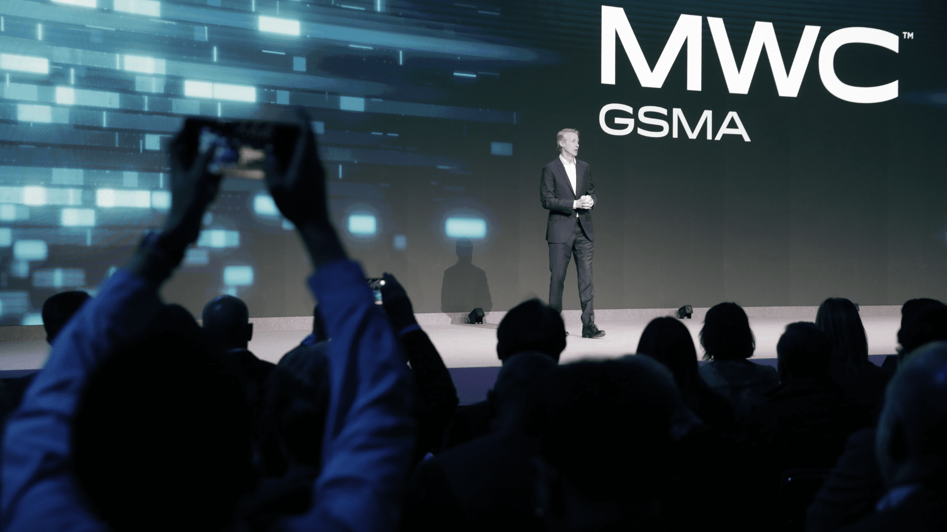 El MWC 2023 se reivindica abriendo la primera puerta universal para conectar la nube con las redes móviles