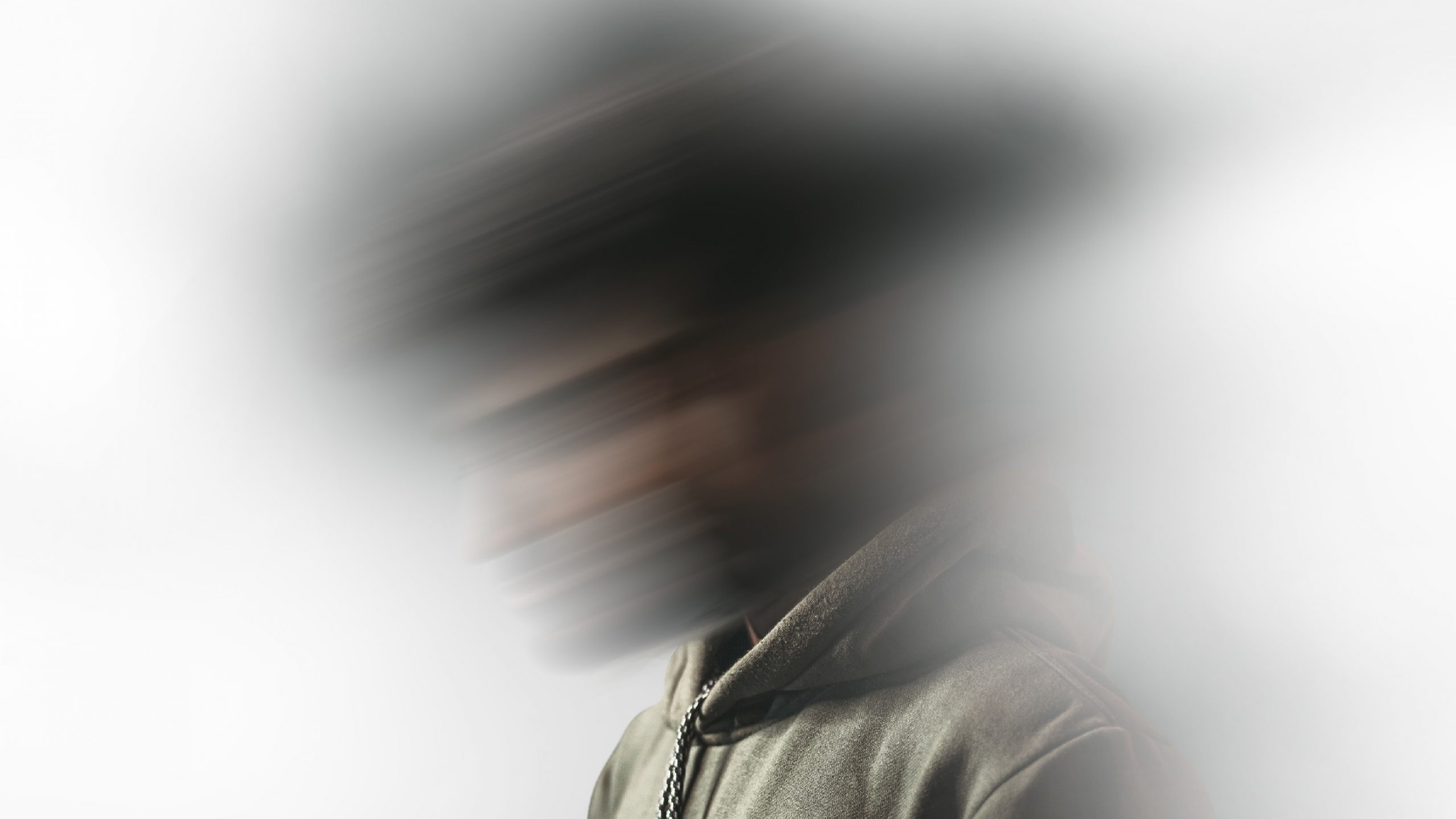 Se busca ingenieros de soluciones, absténganse nerds y programadores x10