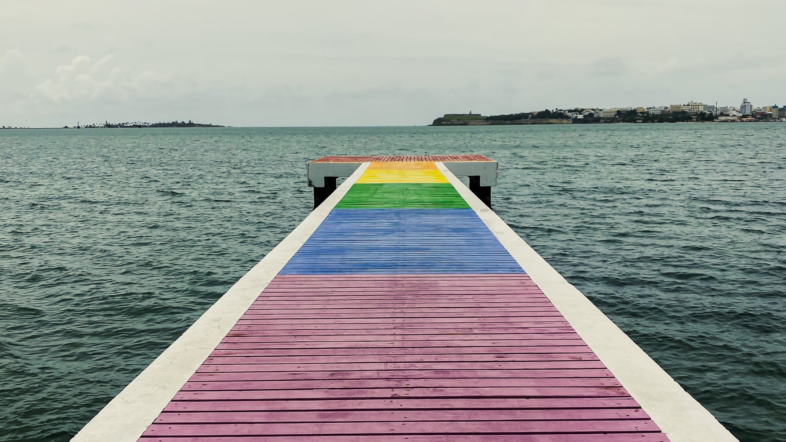 Motivos de El Corte Inglés, patrocinador de la feria PROUD Experiences en Los Ángeles