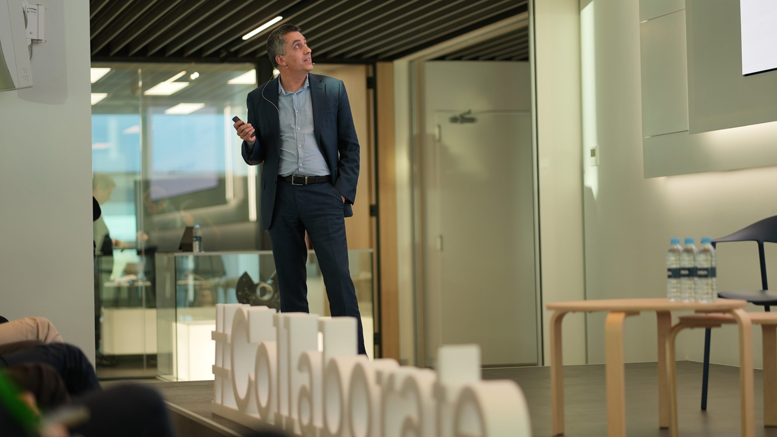 Autonomía tecnológica para colaborar en CAF