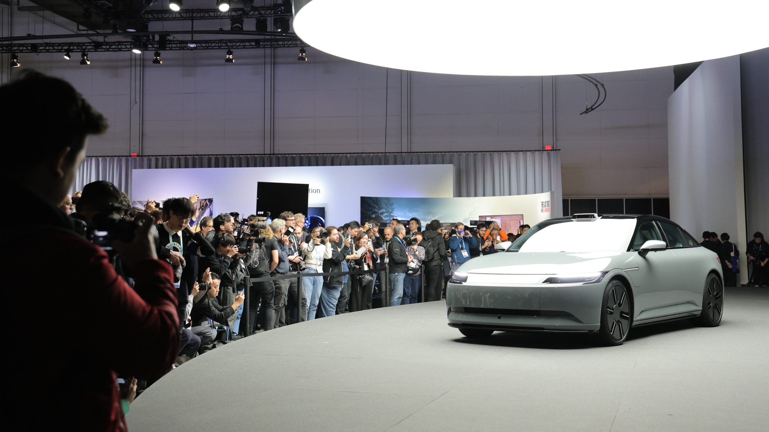 El dilema del proveedor en la transición al coche eléctrico y digital