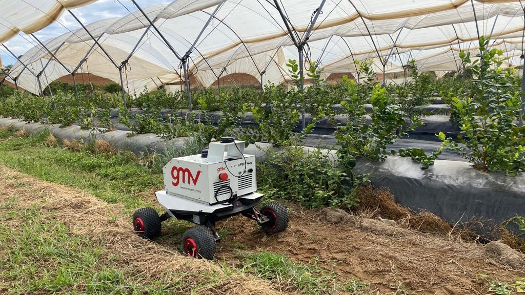 Sistema autónomo de GMV en una explotación agraria.