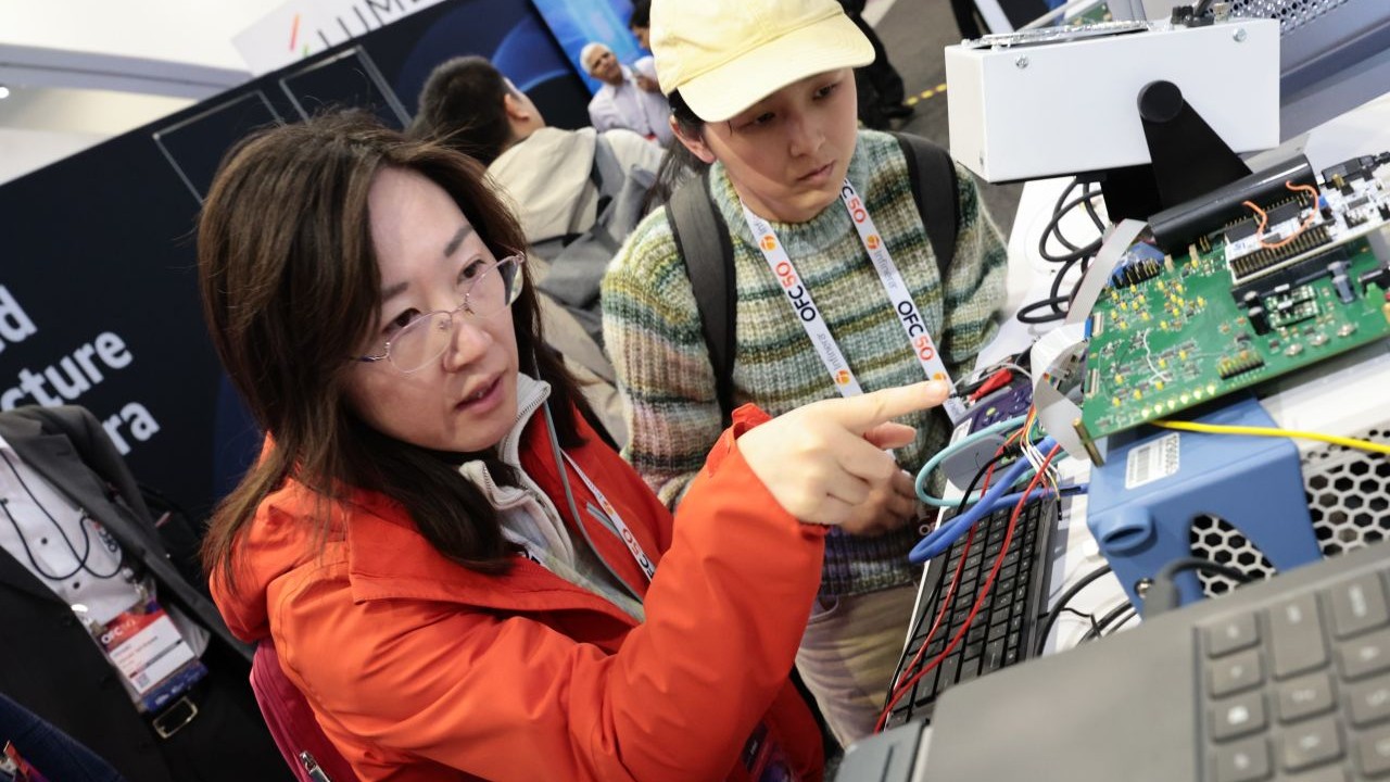 La OFC 2025 de San Francisco demuestra que la conectividad del futuro pasa por las redes ópticas energéticamente sostenibles