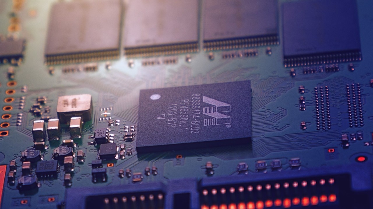 ¿Data centers o fotovoltaicas? La industria española no necesita una guerra, sino coordinación en la red eléctrica