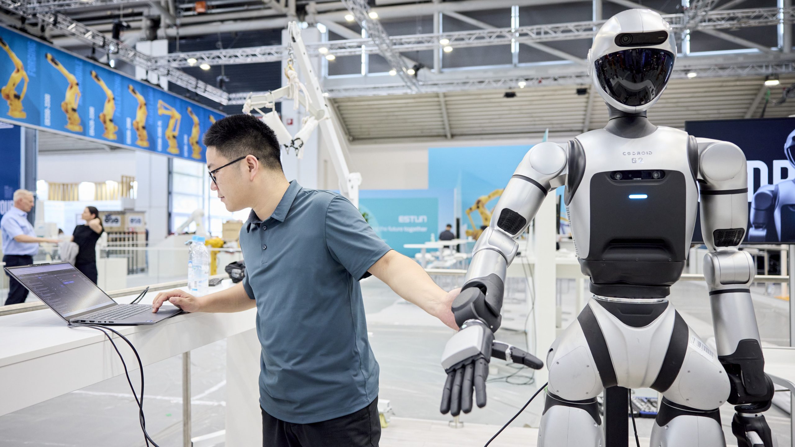 Automatica 2025: robots como «prótesis físicas inteligentes» de las personas que piensan, colaboran y transforman