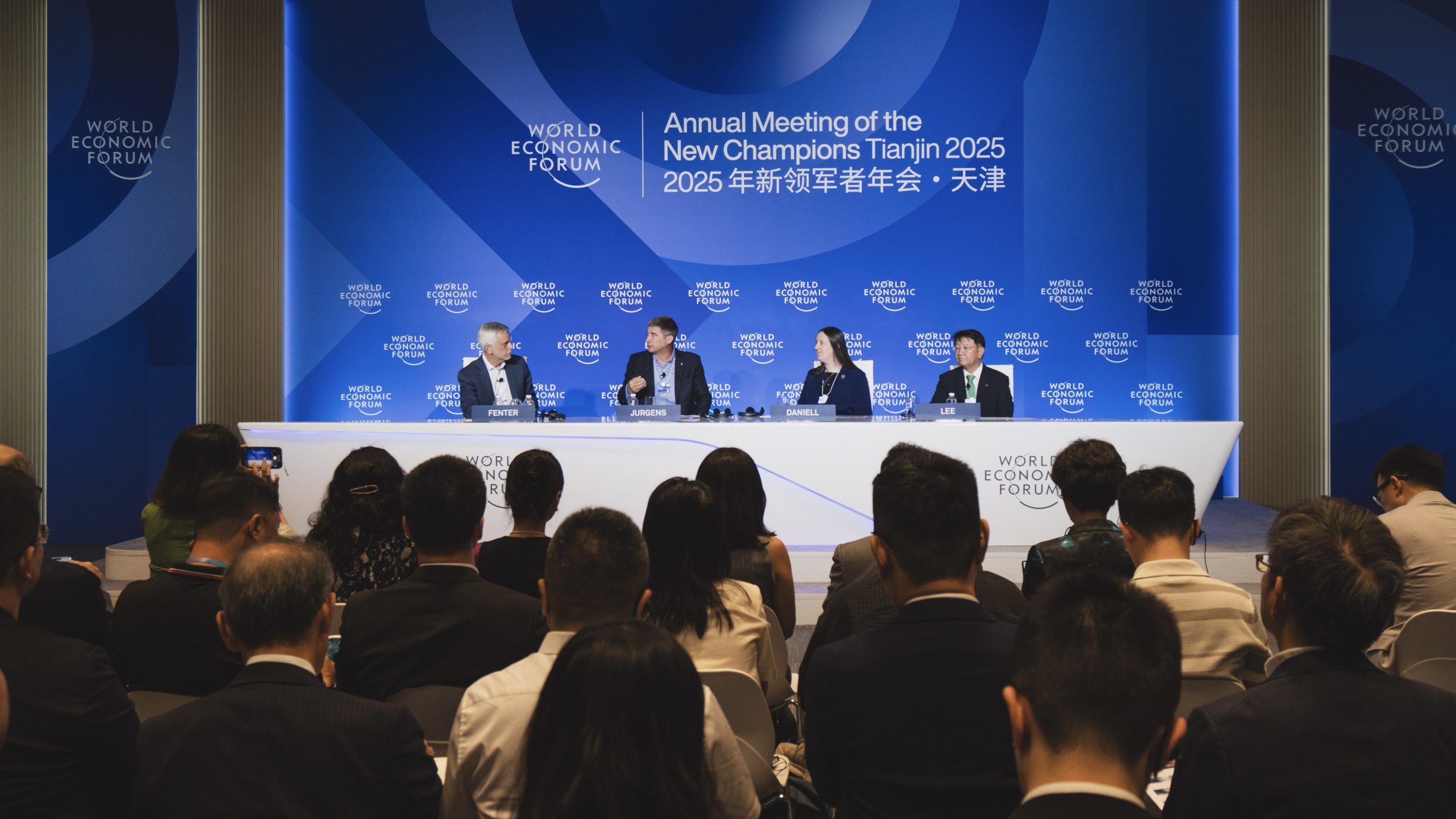 El Top 10 de Tecnologías Emergentes busca nuevos enfoques para producir fármacos y marcas de agua para reforzar la seguridad de la IA